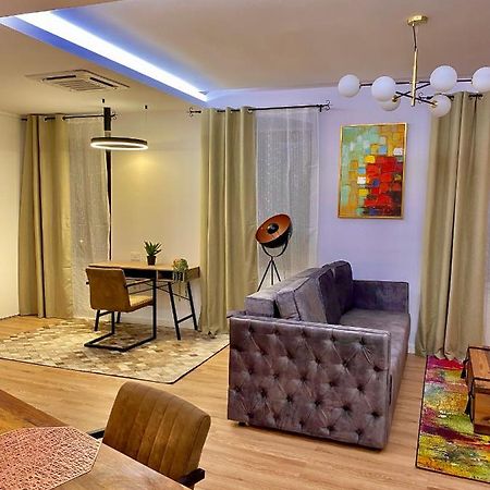 Blancris Boutique Apartment Brasov Luaran gambar
