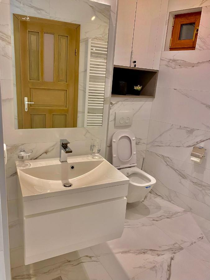 Blancris Boutique Apartment Brasov Luaran gambar