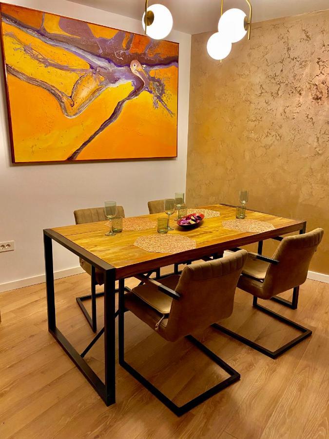 Blancris Boutique Apartment Brasov Luaran gambar