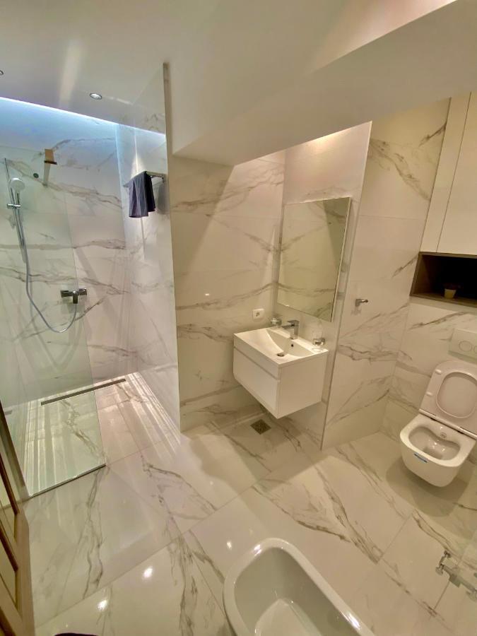 Blancris Boutique Apartment Brasov Luaran gambar
