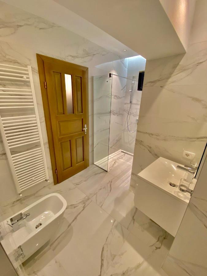 Blancris Boutique Apartment Brasov Luaran gambar