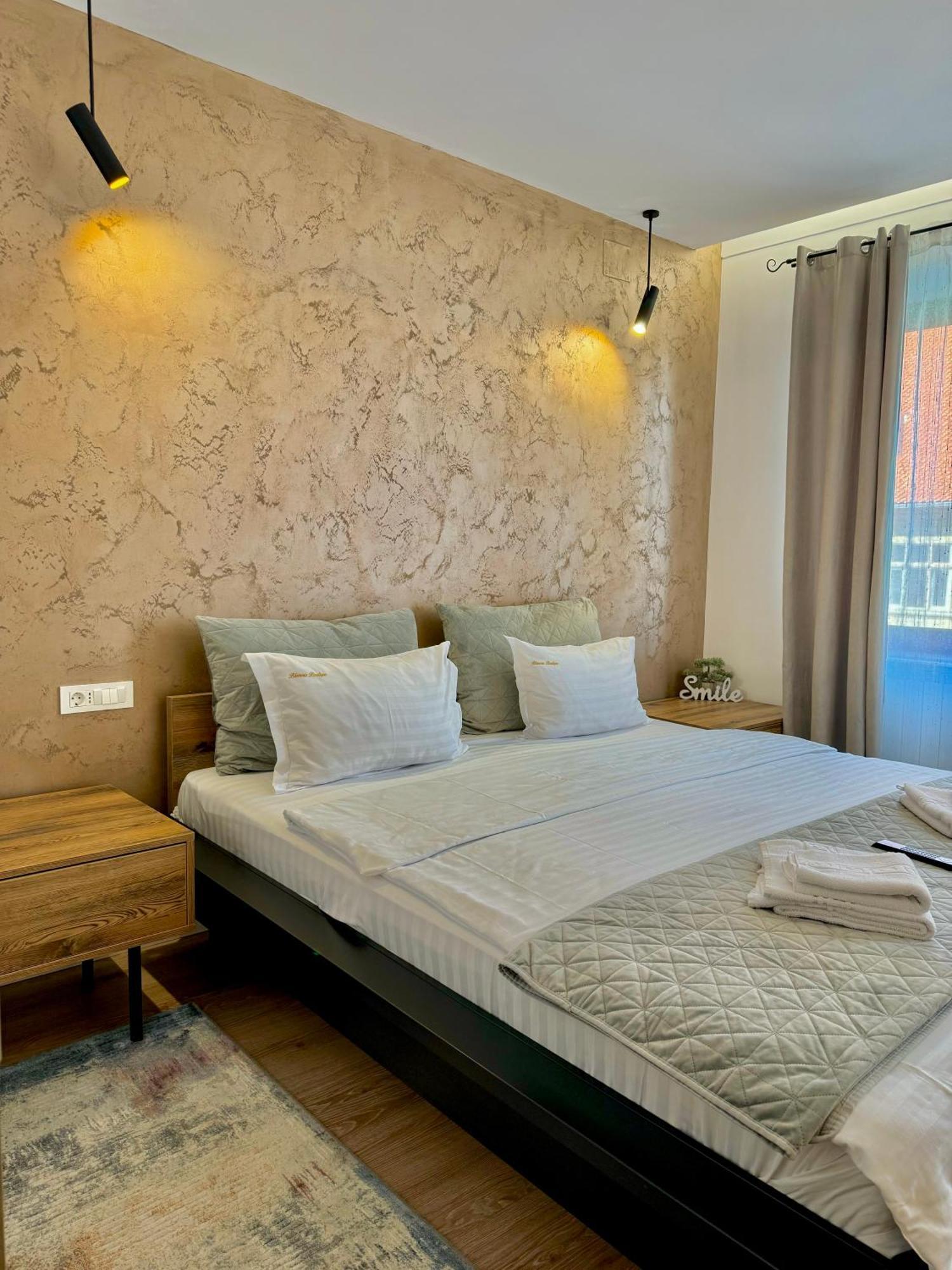 Blancris Boutique Apartment Brasov Luaran gambar