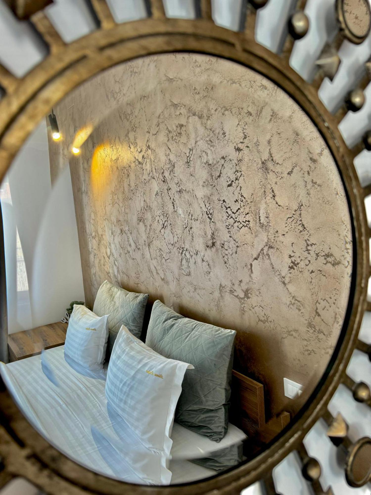 Blancris Boutique Apartment Brasov Luaran gambar