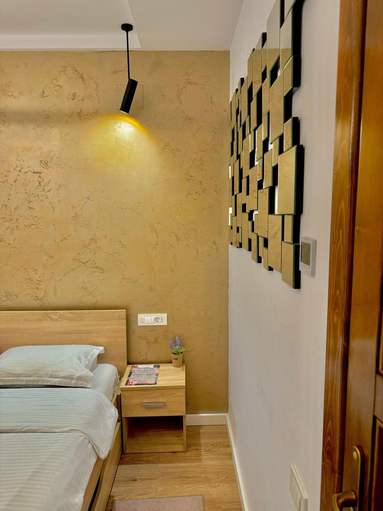 Blancris Boutique Apartment Brasov Luaran gambar