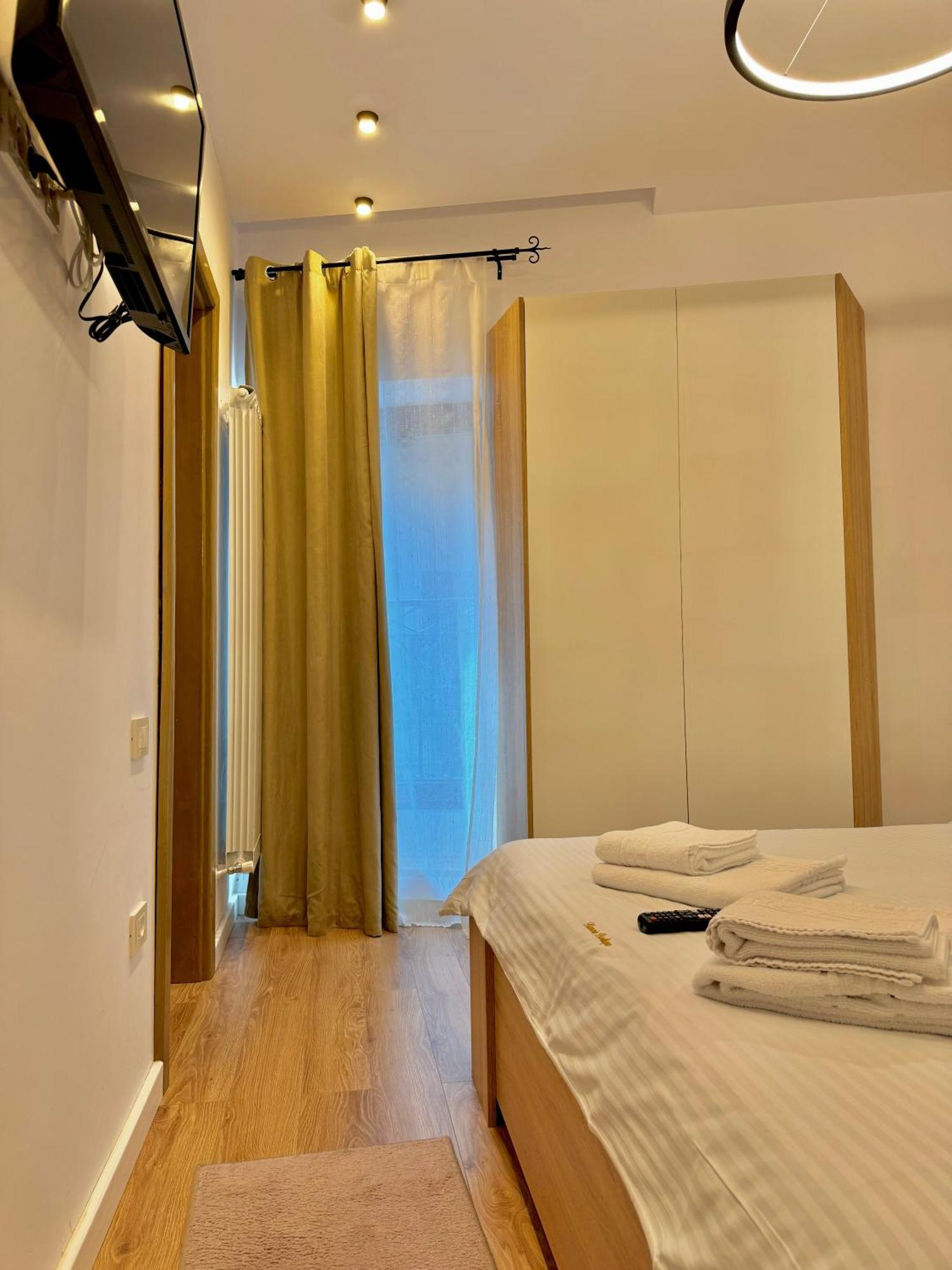 Blancris Boutique Apartment Brasov Luaran gambar