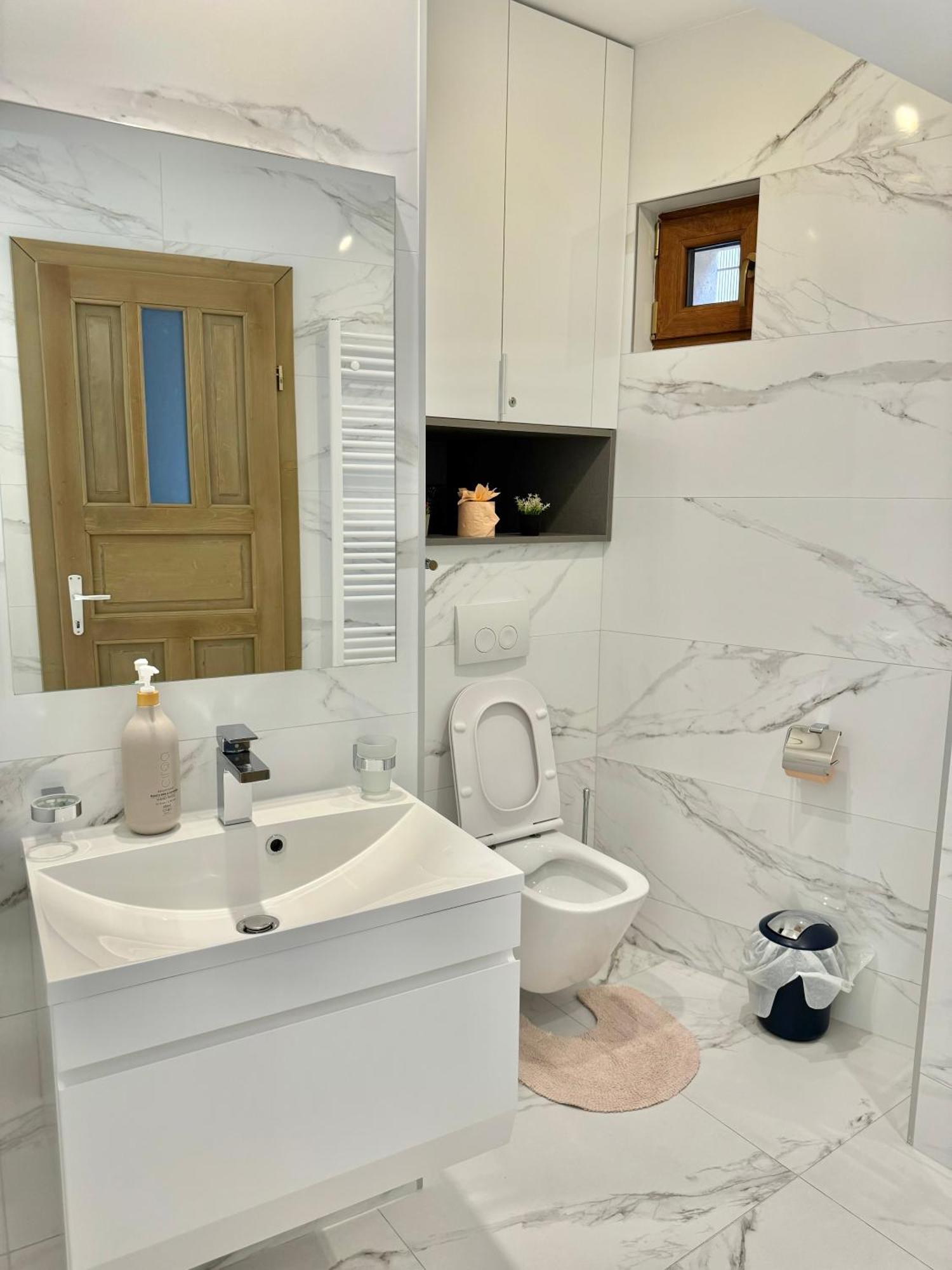 Blancris Boutique Apartment Brasov Luaran gambar
