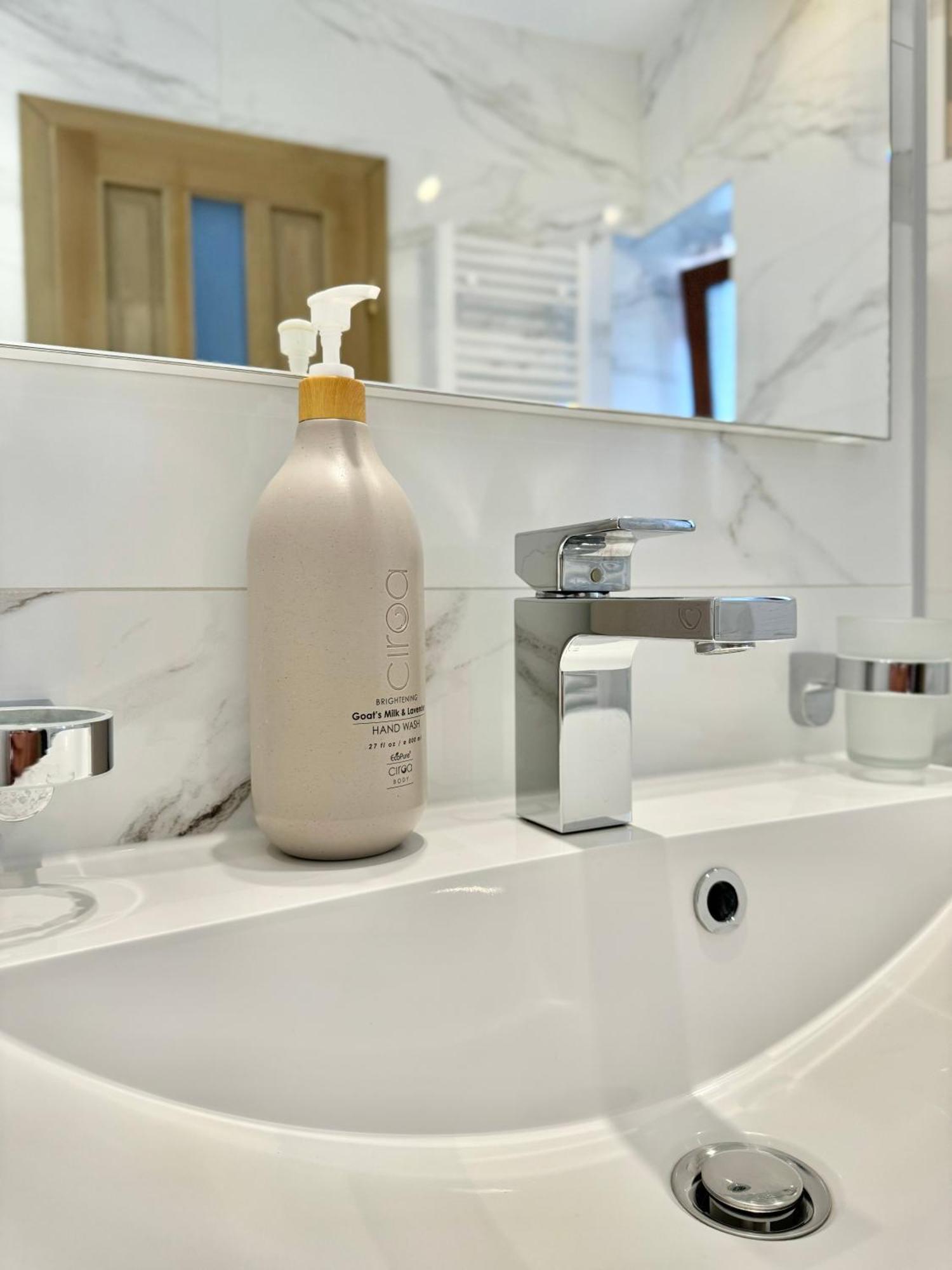 Blancris Boutique Apartment Brasov Luaran gambar