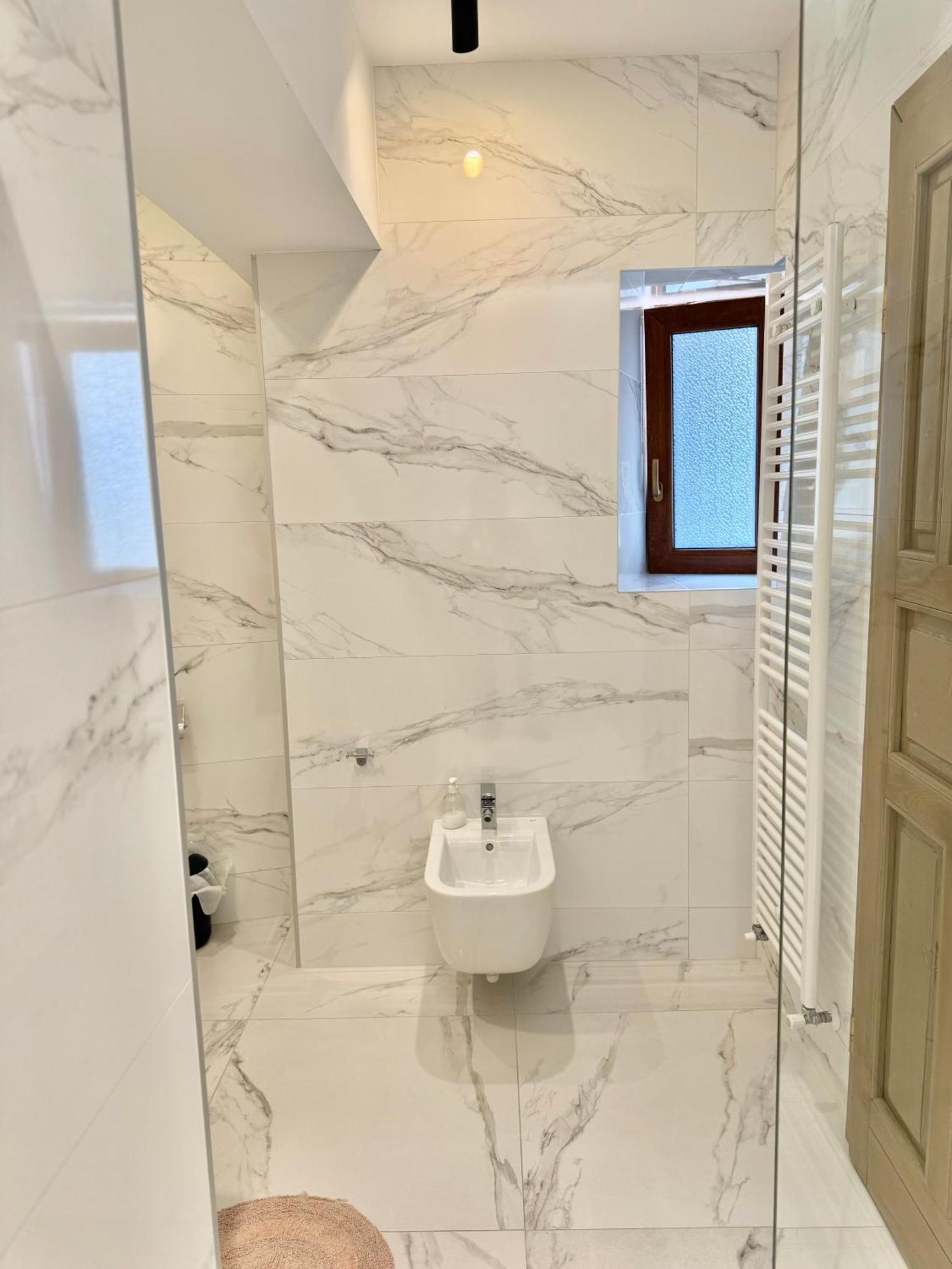 Blancris Boutique Apartment Brasov Luaran gambar