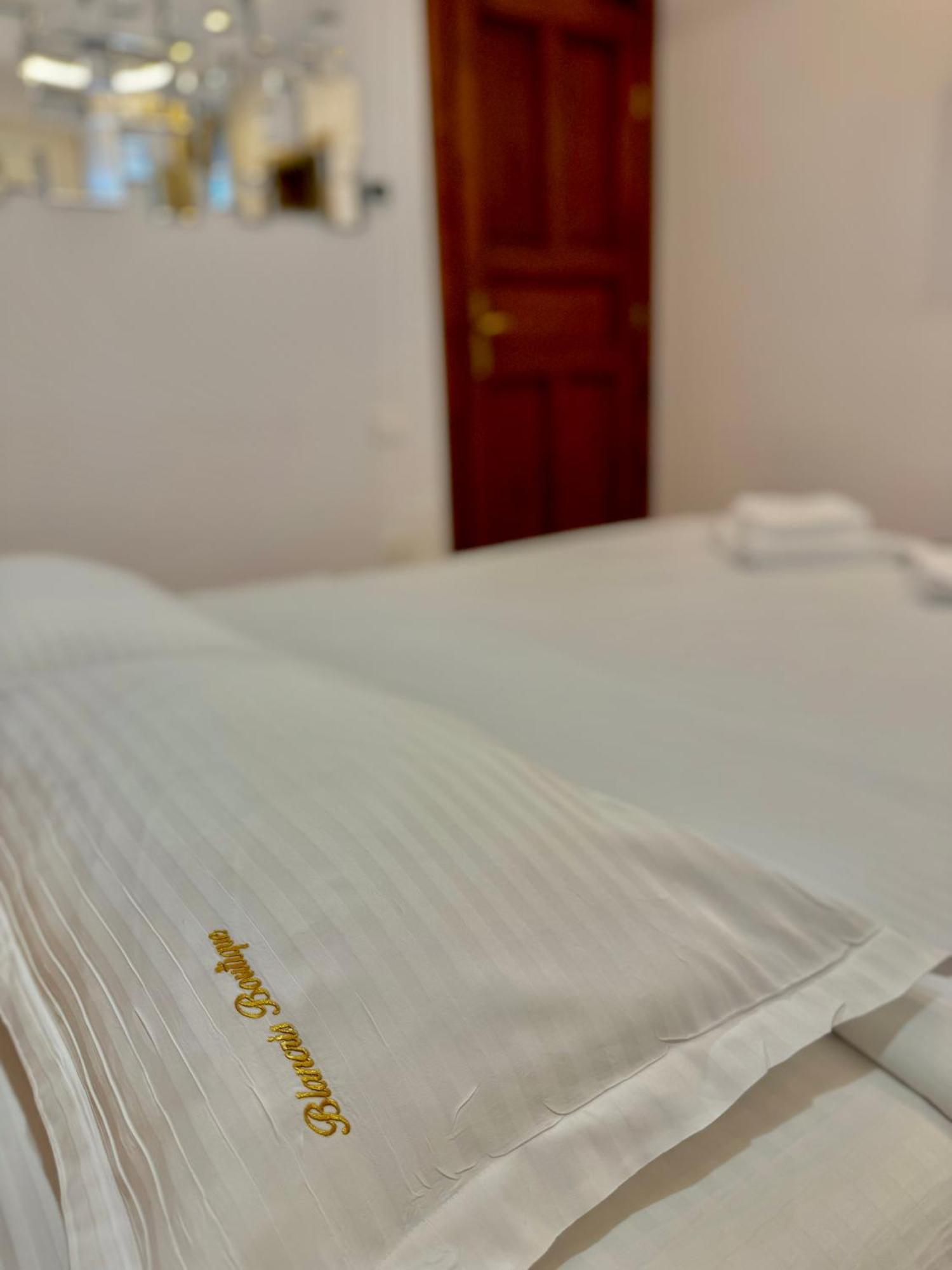 Blancris Boutique Apartment Brasov Luaran gambar